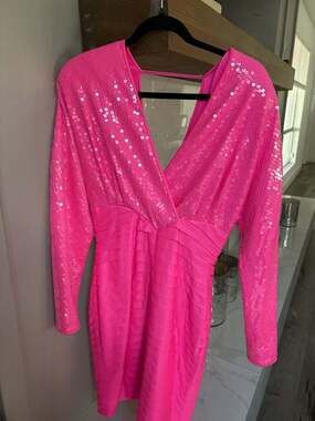 Jimmy Gamba Dress Size 8 Hot Pink Sequin V-Neck Long Sleeve Cocktail worn 1 time